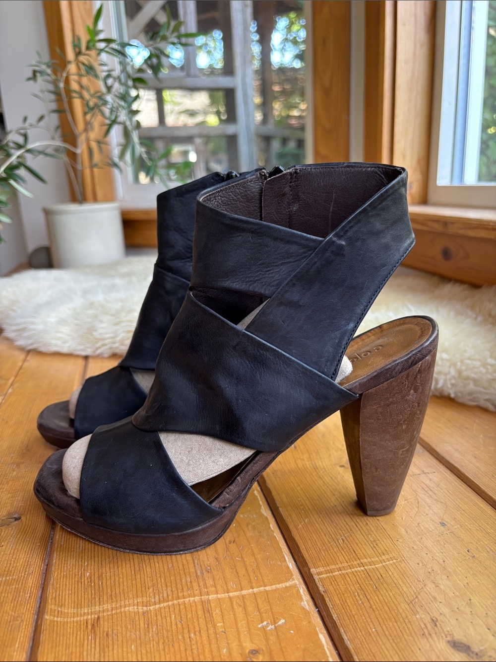 Coclico Fabiano Texas Black Leather Heels